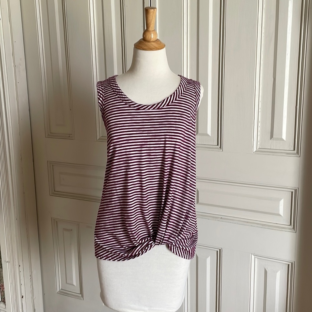Nine Britton Sleeveless Tank Stripped Front Twist Knot size Medium